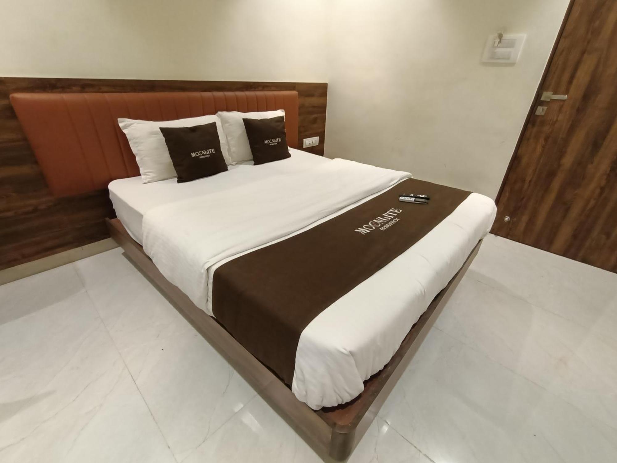 Hotel Moon Lite Residency - Marve Road Malad West Mumbai Kültér fotó